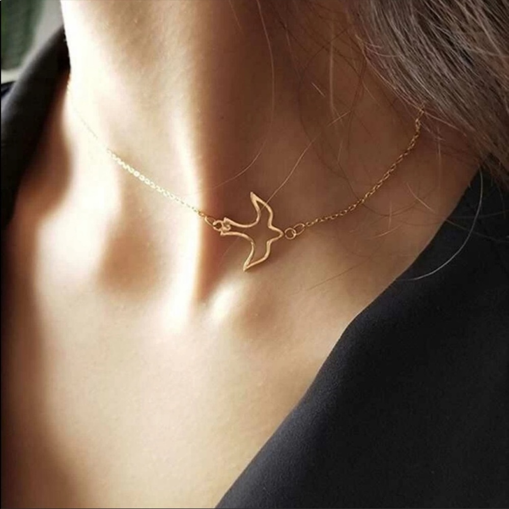 Trendy Dove/Bird Necklace